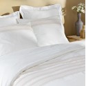 Housse de couette 220x240 cm + taies - Fils teints brodés blanche et naturel Housse de couette 220x240 cm + taies - Fils teints brodés blanche et naturel